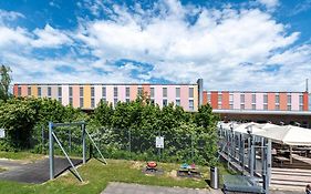 B&B Hotel Lully 3 Lakes